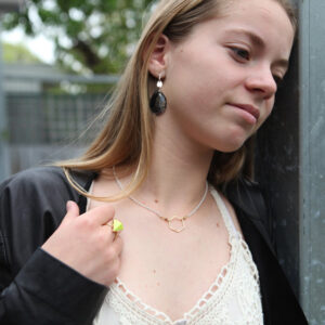 teardrop gloss black facet earrings-and-hex-necklace-model-lucy