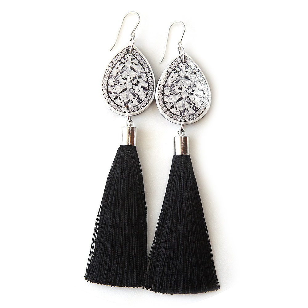 top tassel earrings – black 