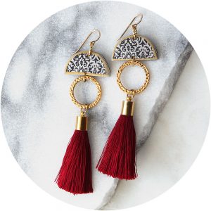 limitless luxe moon tassel art earring burgundy short NEXT ROMANCE