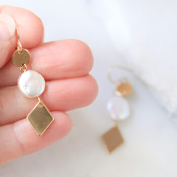 size coin pearl gold triple diamond